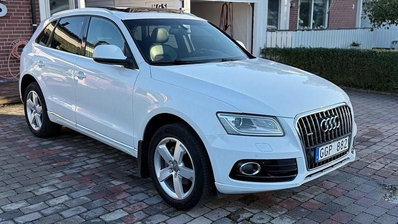 Vit Begagnad 2013 Audi Q5 Design SUV | 125 000 kr (Bra pris) - Bild 1/4