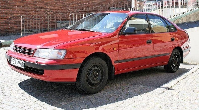 Såld Toyota Carina Liftback 2.0 13., begagnad 1992, 0 mil