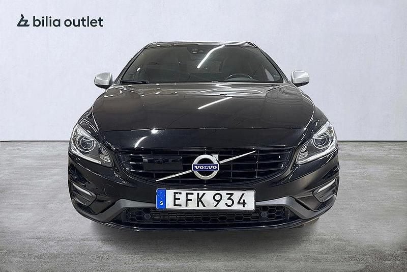 Begagnad Volvo V60 R-Design 190 HK (139 kW) 2018 Svart Kombi