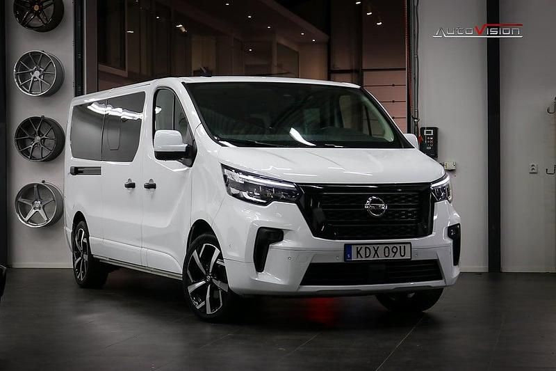 Vit Begagnad 2023 Nissan Primastar Minibuss | 359 900 kr (Marknadspris) - Bild 1/4