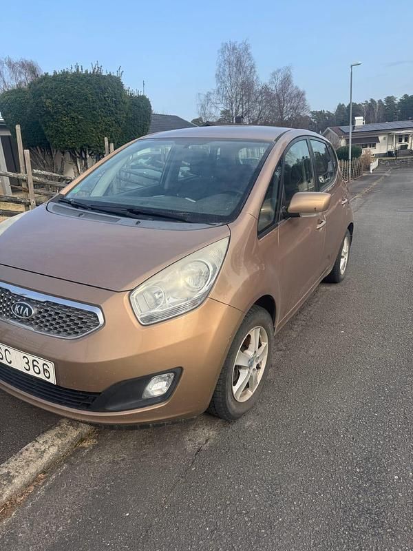 Begagnad Kia Venga 90 HK (66 kW) 2010 Halvkombi