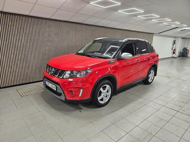 Röd Begagnad 2015 Suzuki Vitara SUV | 159 700 kr (Marknadspris) - Bild 1/4