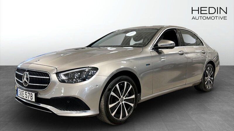 Silver Begagnad 2020 Mercedes E300 Sedan | 368 900 kr (Marknadspris) - Bild 1/4