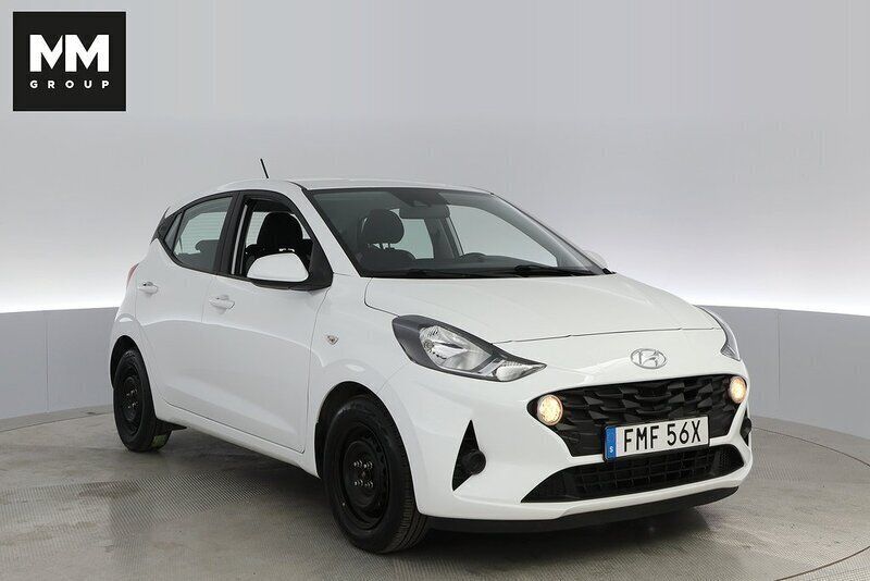 Vit Begagnad 2022 Hyundai i10 Essential Halvkombi | 144 900 kr (Marknadspris) - Bild 1/4