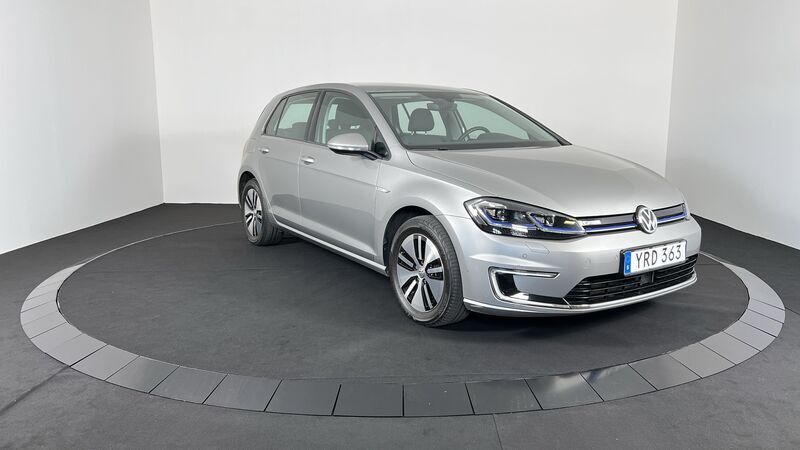 Begagnad VW e-Golf 100 kW (136 HK) 2017 Halvkombi
