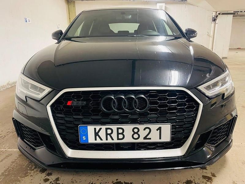 Begagnad Audi RS3 Sportback Sport 400 HK (294 kW) 2018 Svart Halvkombi