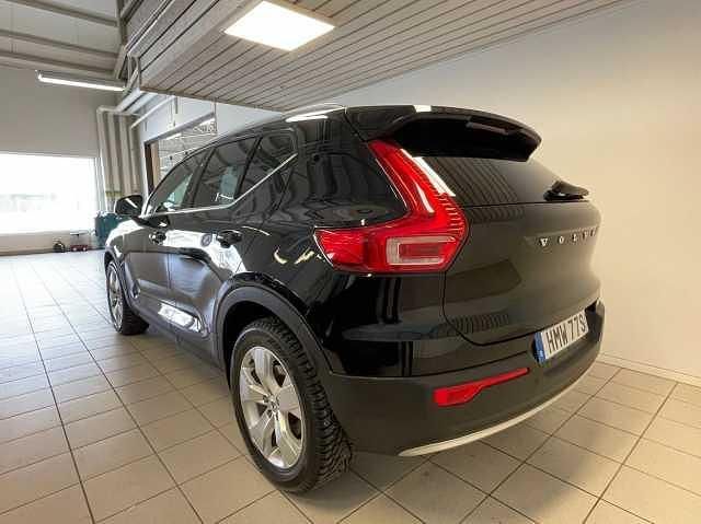 Begagnad Volvo XC40 Inscription 210 HK (154 kW) 2021 Svart SUV