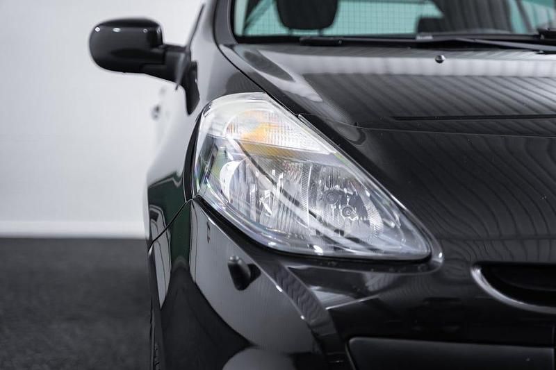 Begagnad Renault Clio R.S. 75 HK (55 kW) 2010 Svart Halvkombi