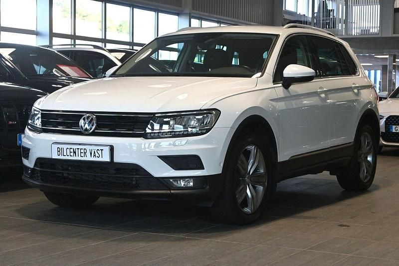 Vit Begagnad 2019 VW Tiguan Executive SUV | 239 000 kr (Bra pris) - Bild 1/4