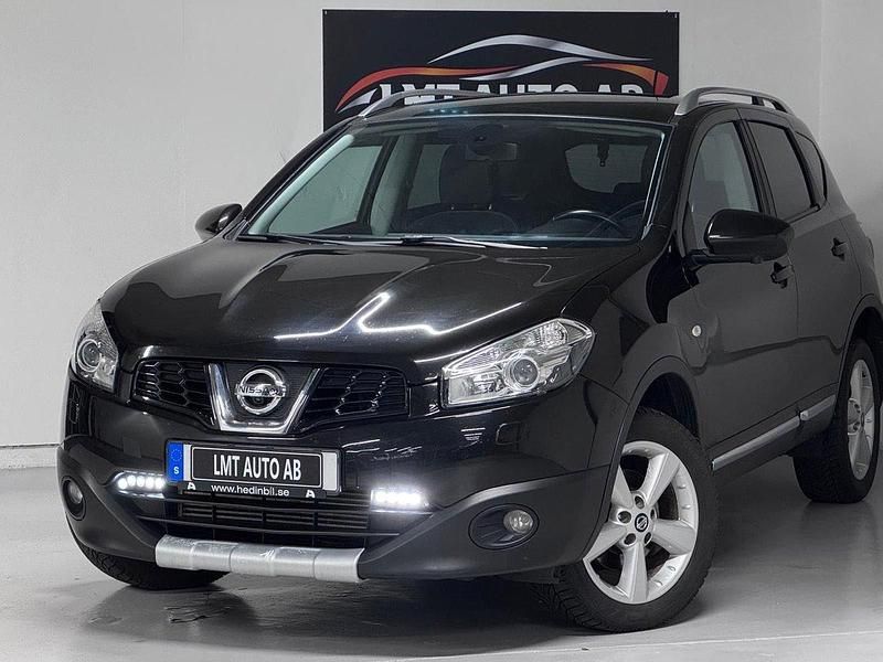 Svart Begagnad 2012 Nissan Qashqai SUV | 74 900 kr (Marknadspris) - Bild 1/4