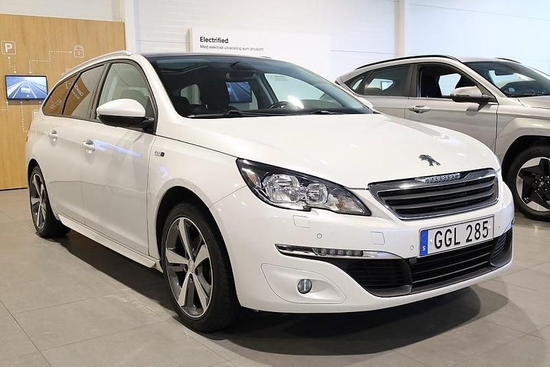 Begagnad Peugeot 308 SW Active 110 HK (80 kW) 2016 Vit Kombi