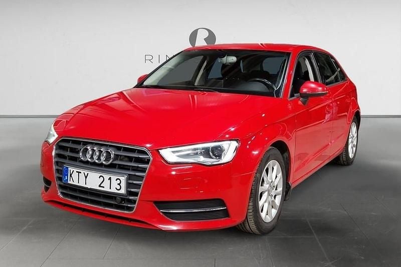 Begagnad Audi A3 Attraction 150 HK (110 kW) 2014 Röd