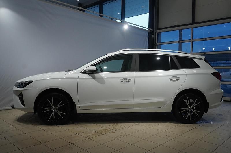 Begagnad MG MG5 EV Long Range 114 kW (156 HK) 2022 Vit Kombi