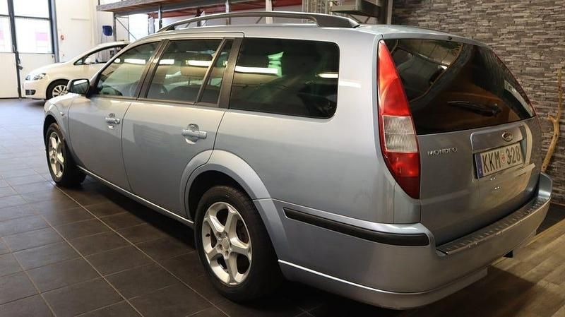 Begagnad Ford Mondeo 146 HK (107 kW) 2006 Ljusblå Kombi