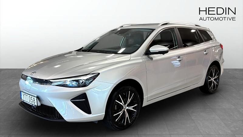 Grå (silver) Begagnad 2022 MG MG5 EV Kombi | 214 900 kr - Bild 1/4