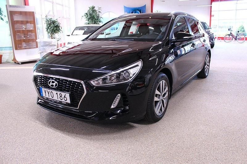 Svart Begagnad 2017 Hyundai i30 Comfort Kombi | 144 000 kr (Marknadspris) - Bild 1/4