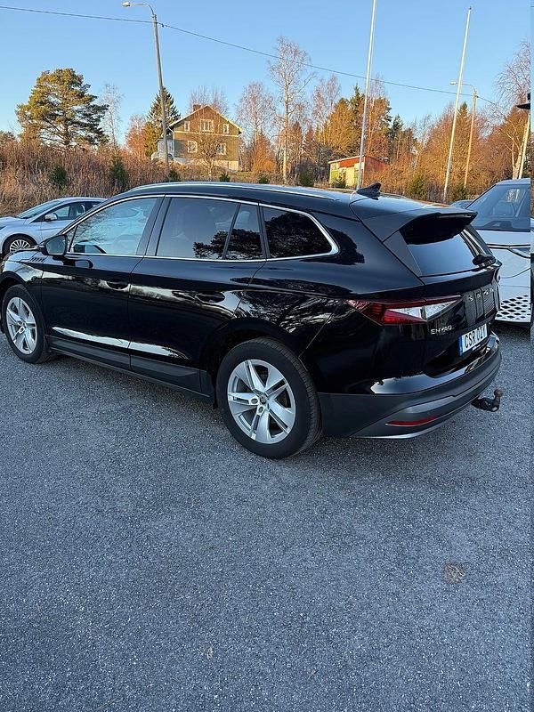 Begagnad Skoda Enyaq iV 194 kW (265 HK) 2022 Svart SUV