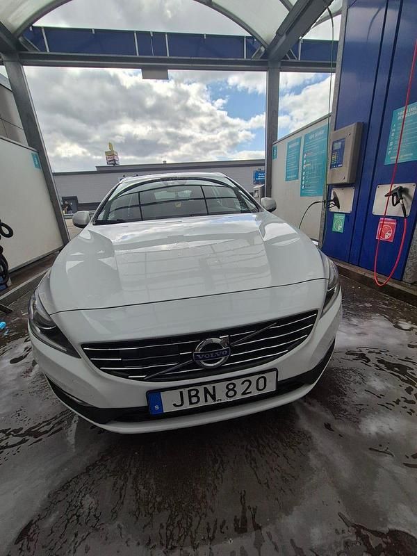 Begagnad Volvo V60 Ocean Race 190 HK (139 kW) 2016 Kombi