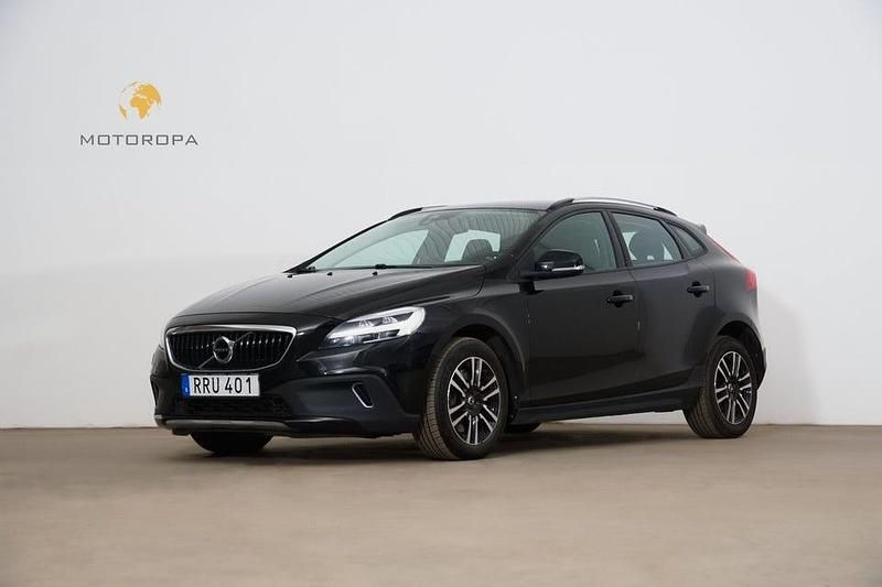 Begagnad Volvo V40 CC Momentum 150 HK (110 kW) 2018 Svart Kombi