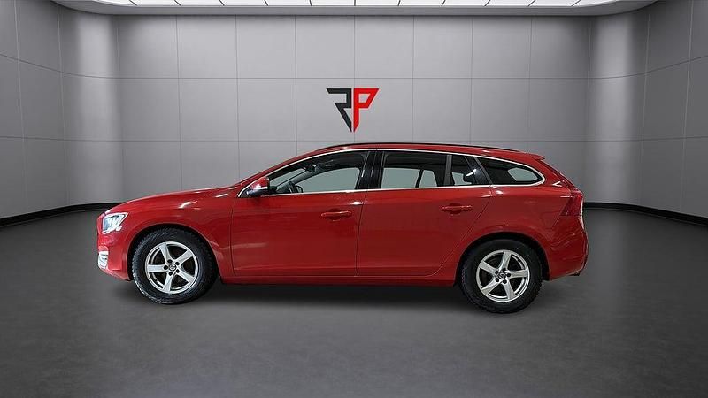 Begagnad Volvo V60 Momentum 117 HK (86 kW) 2014 Röd Kombi
