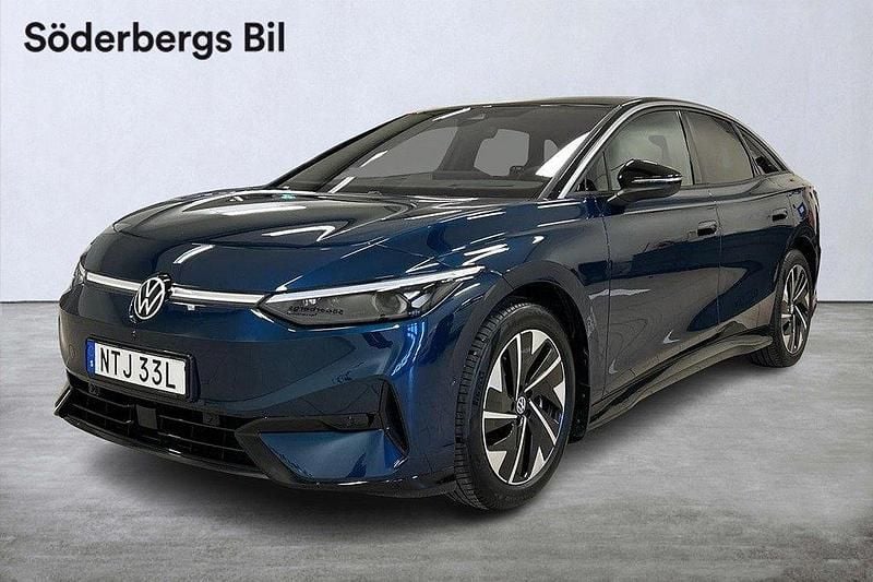Blå Ny 2024 VW ID.7 Pro Sedan | 559 800 kr (Superpris) - Bild 1/4