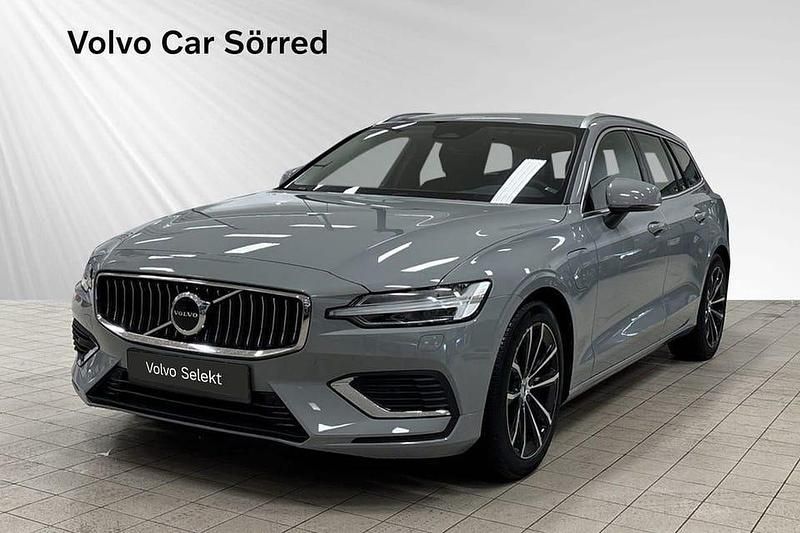 Vit Begagnad 2025 Volvo V60 Plus Kombi | 449 900 kr - Bild 1/2