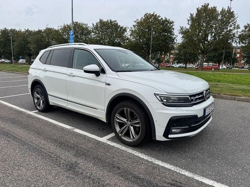Vit Begagnad 2018 VW Tiguan Allspace SUV | 199 000 kr - Bild 1/4