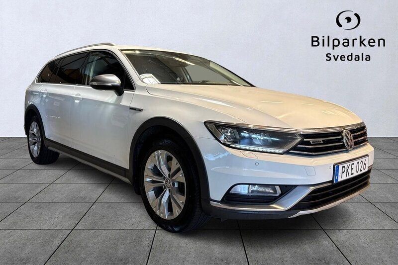 Vit Begagnad 2017 VW Passat Alltrack Kombi | 149 990 kr (Marknadspris) - Bild 1/4