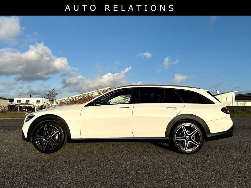 Begagnad Mercedes E220 All-Terrain 195 HK (143 kW) 2022 Vit polarvit solid Kombi