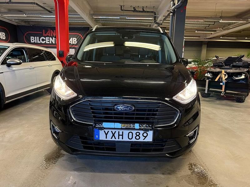 Begagnad Ford Tourneo 120 HK (88 kW) 2018 Svart Minibuss