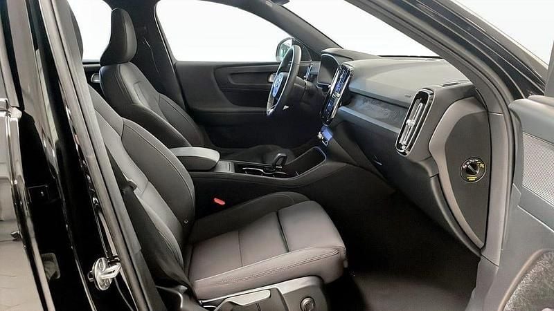 Begagnad Volvo XC40 Single Motor 175 kW (238 HK) 2022 Svart SUV