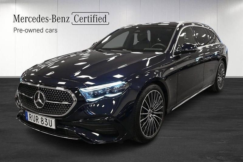 Blå Begagnad 2025 Mercedes E300 AMG Kombi | 639 000 kr - Bild 1/4
