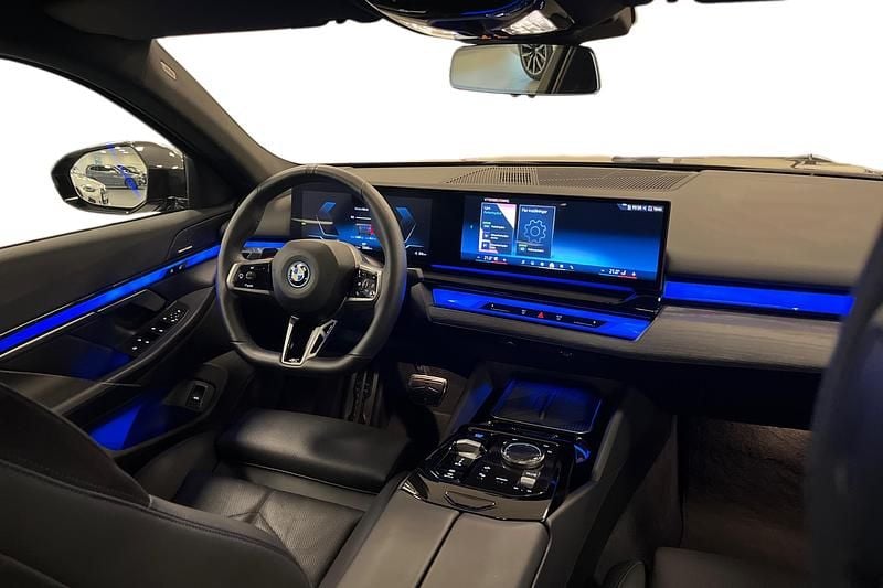 Begagnad BMW i5 Shadowline 289 kW (394 HK) 2024 Grå Sedan