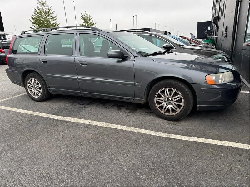 Grå Begagnad 2006 Volvo V70 Business Edition Kombi | 28 000 kr (Bra pris) - Bild 1/4