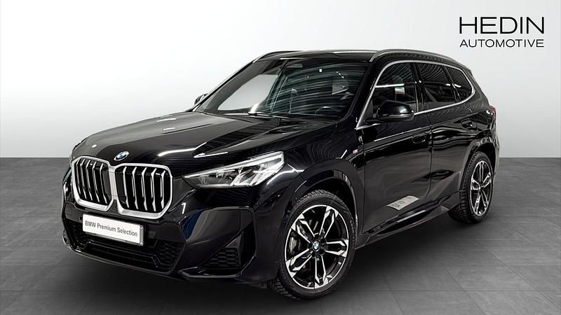 Begagnad 2023 BMW X1 M Sport SUV | 498 700 kr - Bild 1/4