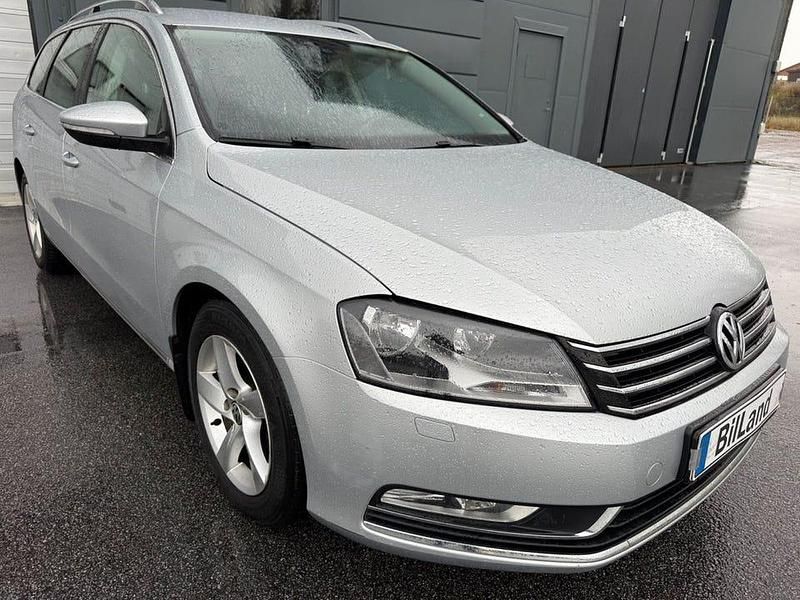 Begagnad VW Passat Comfortline 140 HK (102 kW) 2011 Silver Kombi