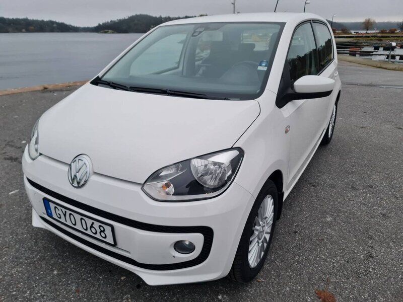 Vit Begagnad 2016 VW up! Halvkombi | 106 000 kr (Marknadspris) - Bild 1/4