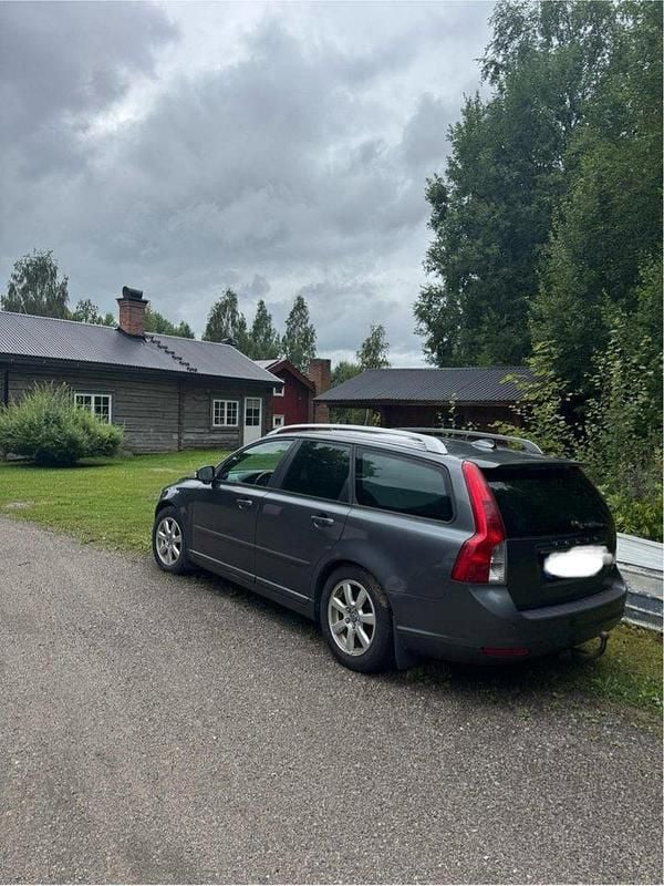Begagnad 2009 Volvo V50 Summum Kombi | 8 000 kr (Superpris) - Bild 1/1