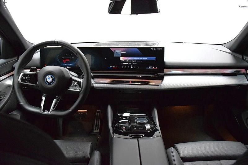 Begagnad BMW i5 M Sport 250 kW (340 HK) 2024 Svart Sedan