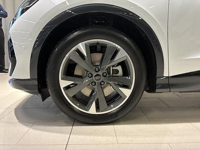 Begagnad Audi Q4 e-tron S-Line 210 kW (286 HK) 2025 Vit SUV