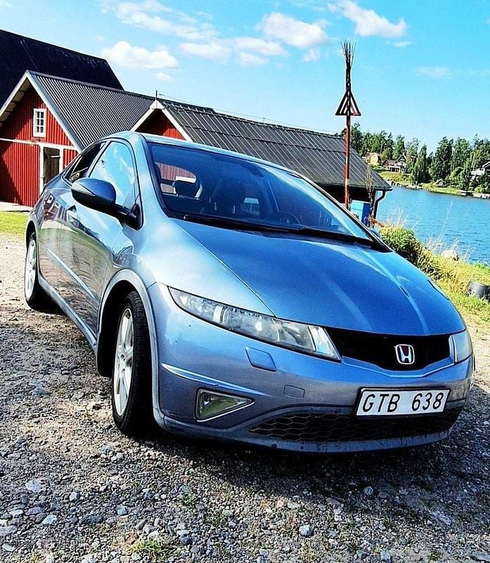 Blå Begagnad 2008 Honda Civic Executive Halvkombi | 44 000 kr (Bra pris) - Bild 1/4