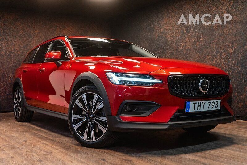 Röd Begagnad 2023 Volvo V60 CC Ultimate Kombi | 459 500 kr (Marknadspris) - Bild 1/4