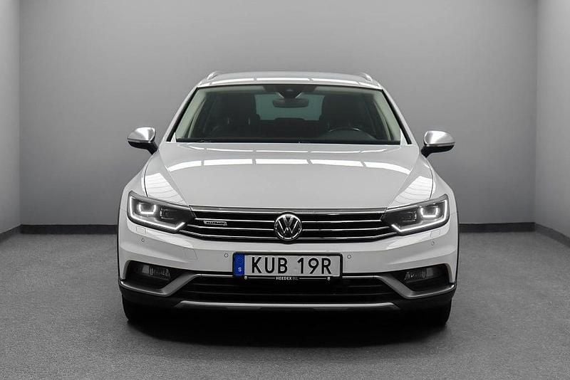 Begagnad VW Passat Alltrack Executive 190 HK (139 kW) 2019 Vit (pure white) Kombi