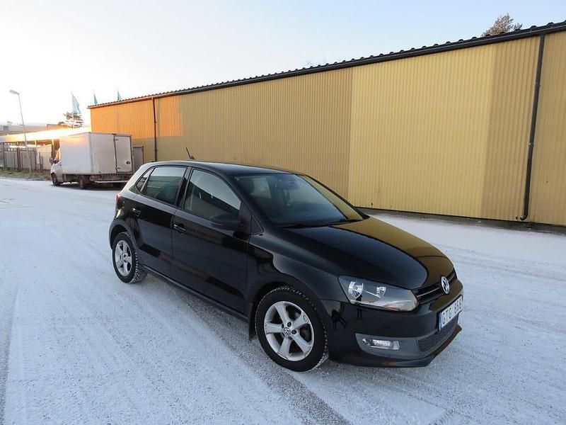 Begagnad VW Polo 86 HK (63 kW) 2010 Svart Halvkombi
