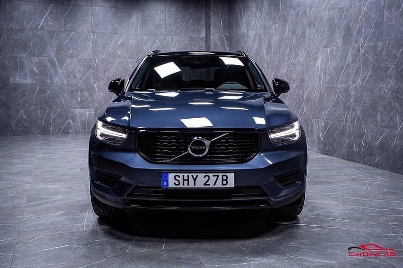Begagnad Volvo XC40 R-Design 211 HK (155 kW) 2022 Blå SUV