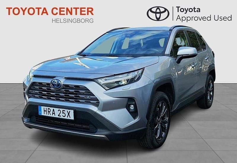 Silver Begagnad 2023 Toyota RAV4 Hybrid Executive SUV | 399 900 kr (Marknadspris) - Bild 1/4