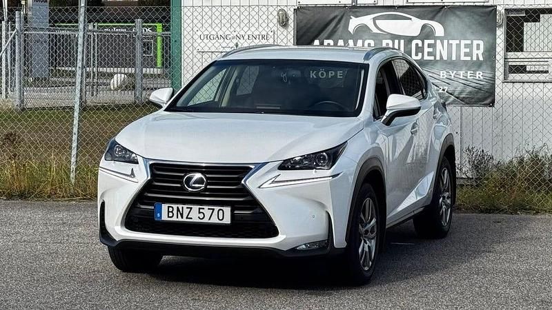 Begagnad Lexus NX300h Business Edition 197 HK (144 kW) 2015 Vit SUV
