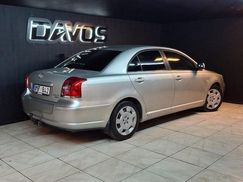 Begagnad Toyota Avensis 147 HK (108 kW) 2003 Silver Sedan