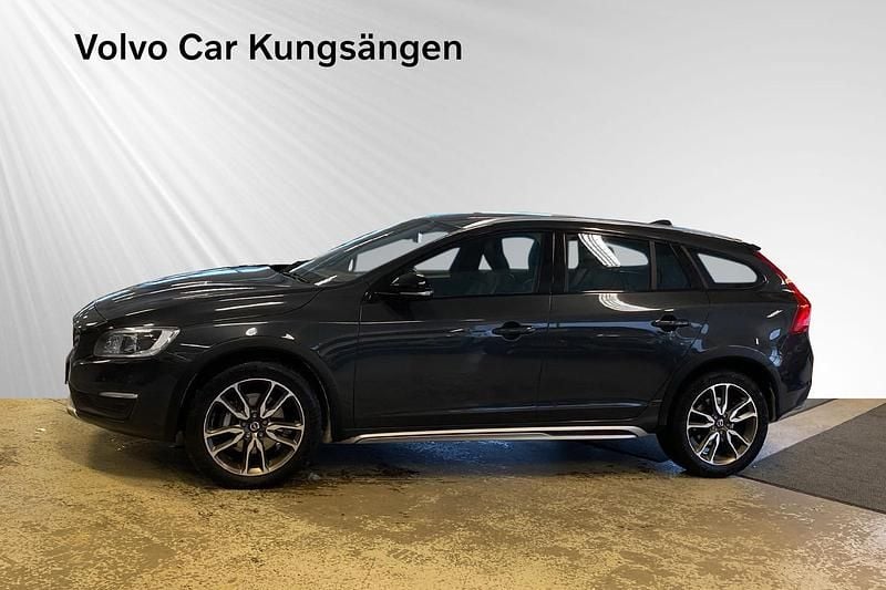 Begagnad Volvo V60 CC Summum 192 HK (141 kW) 2016 Grå Kombi