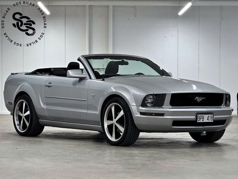 Silver Begagnad 2007 Ford Mustang Convertible Cab | 159 900 kr (Marknadspris) - Bild 1/4